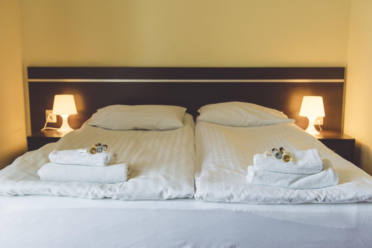 Hotel Odejewscy Хойнице Экстерьер фото
