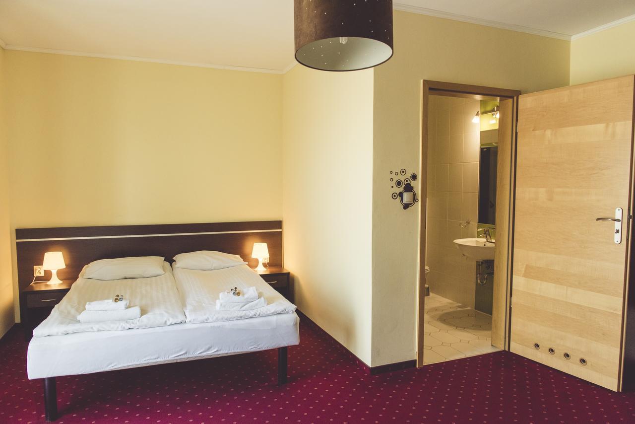 Hotel Odejewscy Хойнице Экстерьер фото